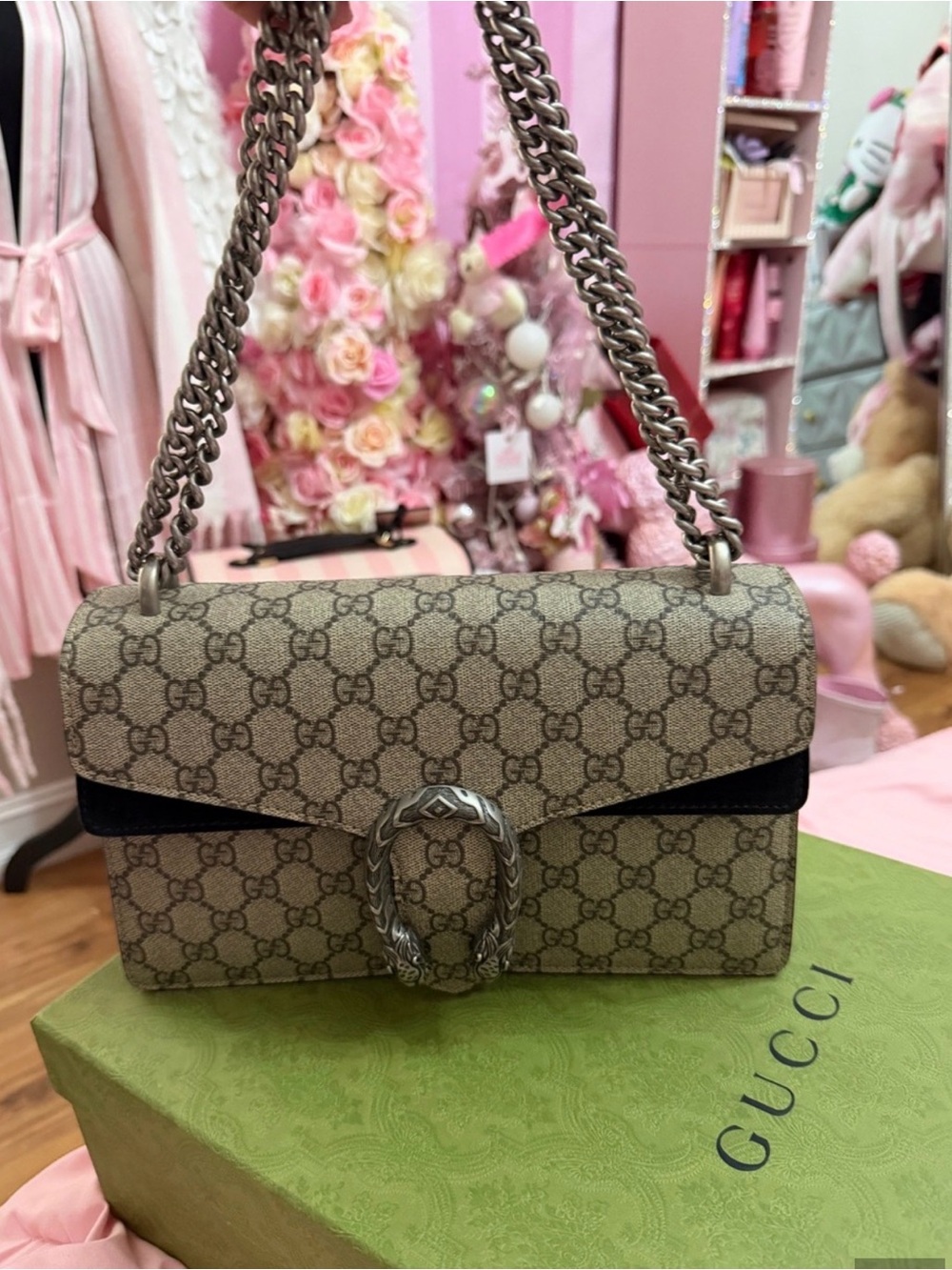 Authentic Gucci Beige GG Supreme Dionysus Shoulder Bag